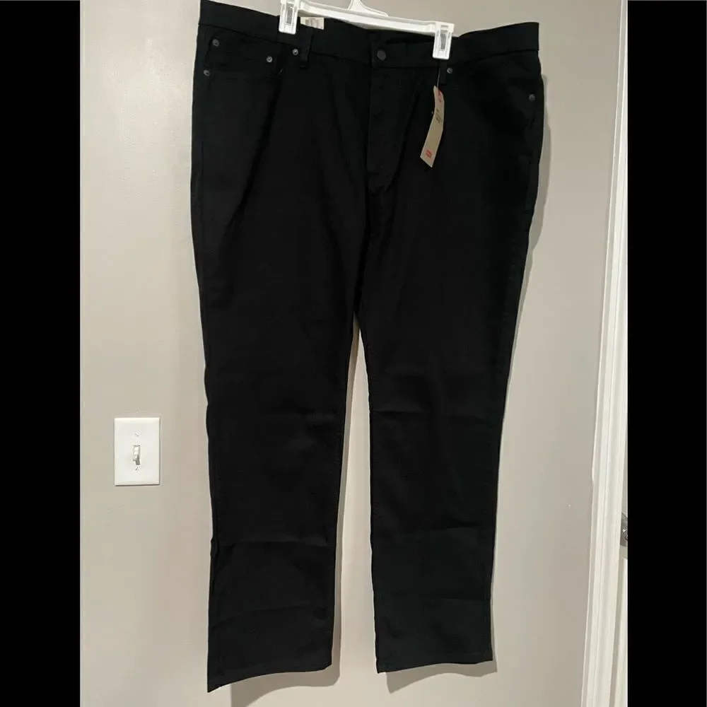 541 Levi jeans 46/34 NWT